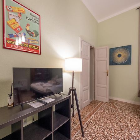 Lungarno Buozzi 7 Apartments بيزا المظهر الخارجي الصورة