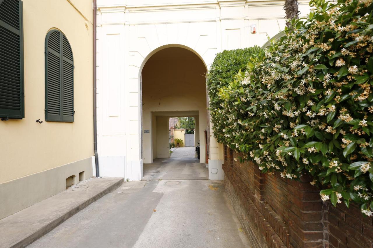 Lungarno Buozzi 7 Apartments بيزا المظهر الخارجي الصورة