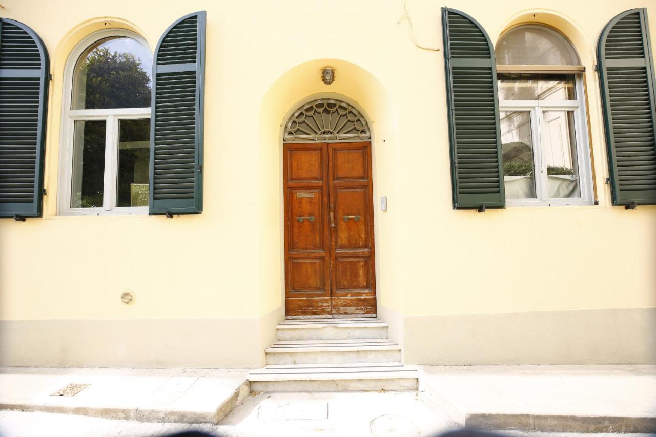 Lungarno Buozzi 7 Apartments بيزا المظهر الخارجي الصورة