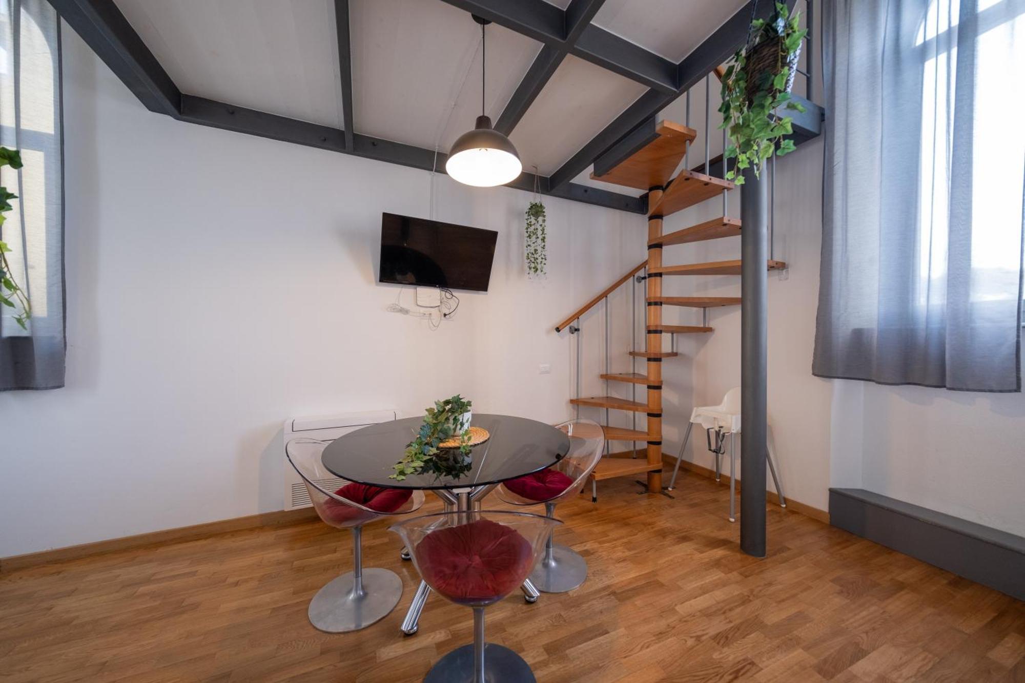 Lungarno Buozzi 7 Apartments بيزا المظهر الخارجي الصورة