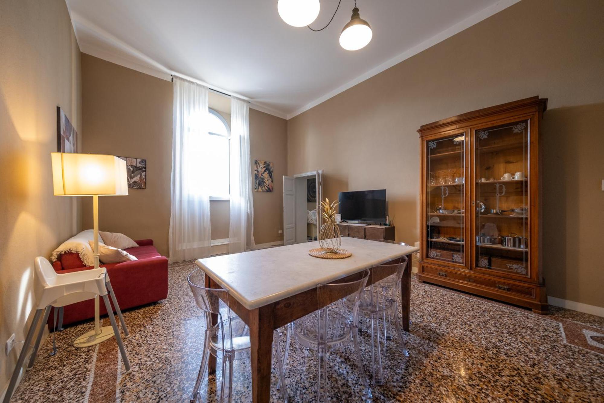 Lungarno Buozzi 7 Apartments بيزا المظهر الخارجي الصورة