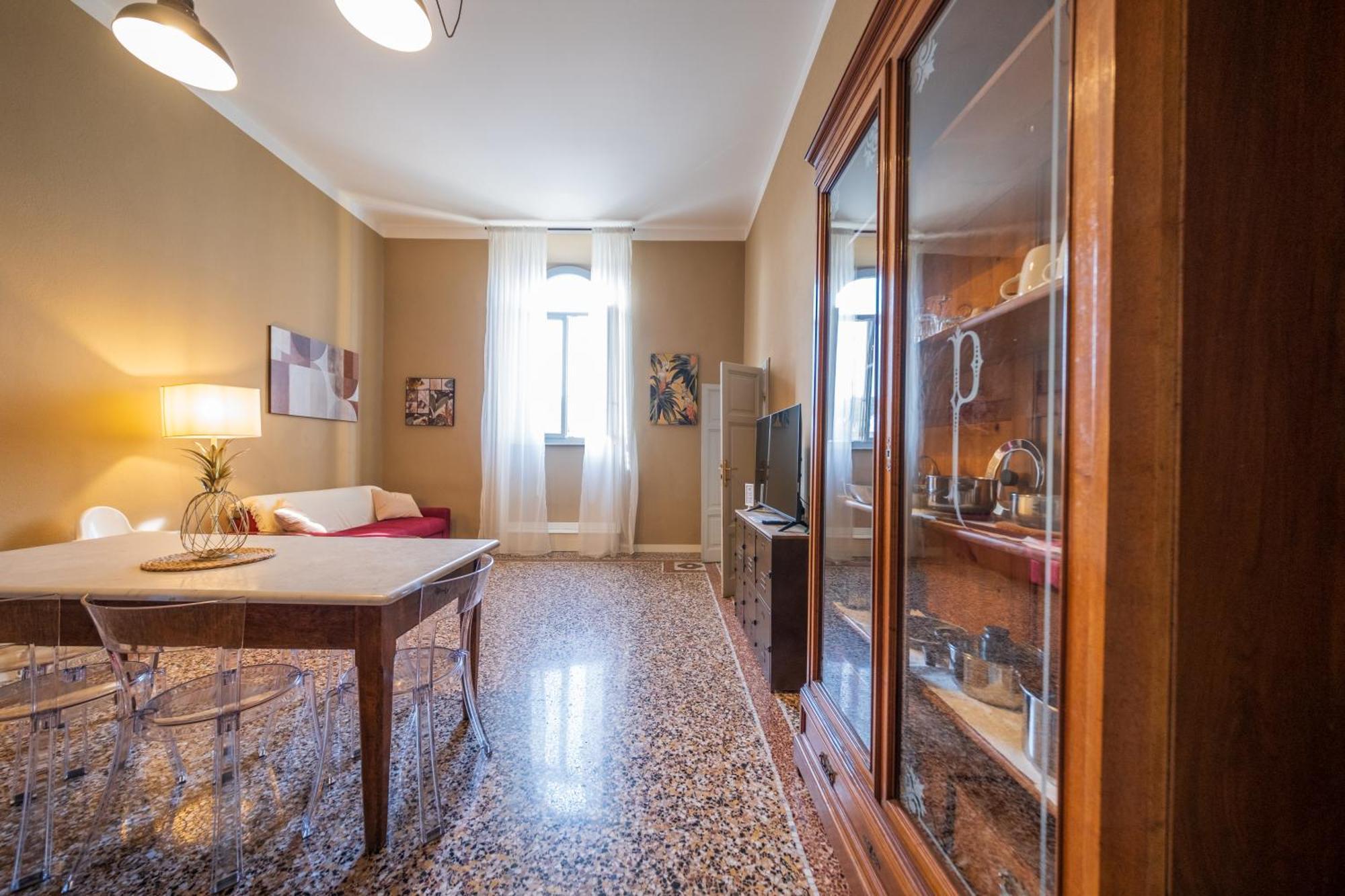 Lungarno Buozzi 7 Apartments بيزا المظهر الخارجي الصورة