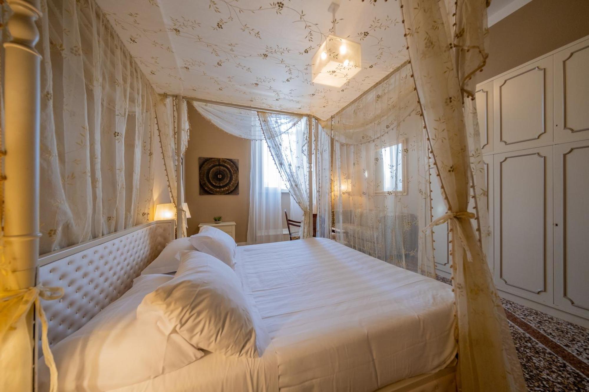 Lungarno Buozzi 7 Apartments بيزا المظهر الخارجي الصورة