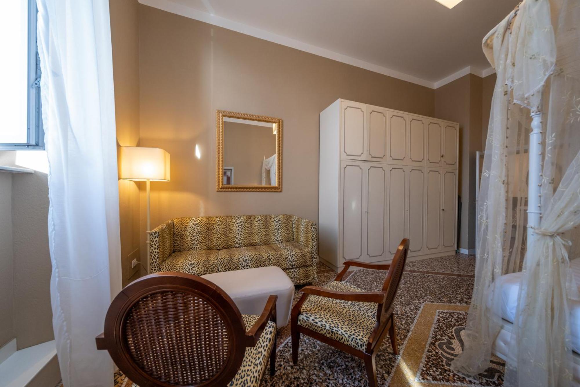 Lungarno Buozzi 7 Apartments بيزا المظهر الخارجي الصورة