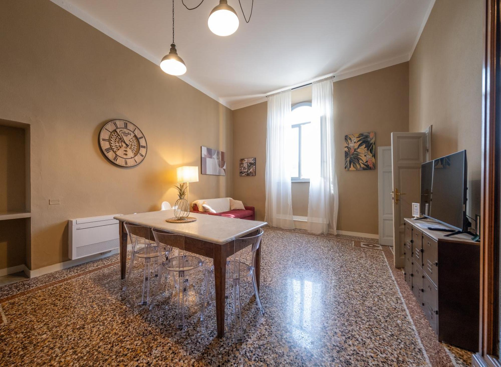 Lungarno Buozzi 7 Apartments بيزا المظهر الخارجي الصورة