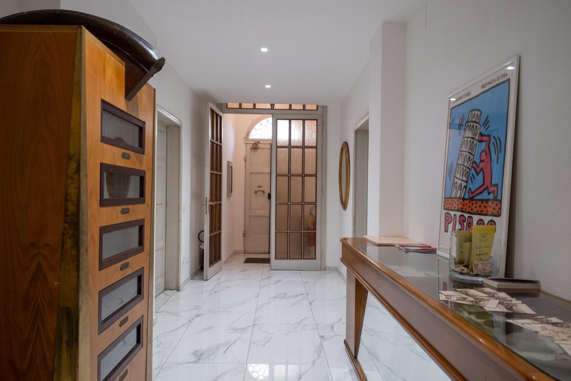 Lungarno Buozzi 7 Apartments بيزا المظهر الخارجي الصورة