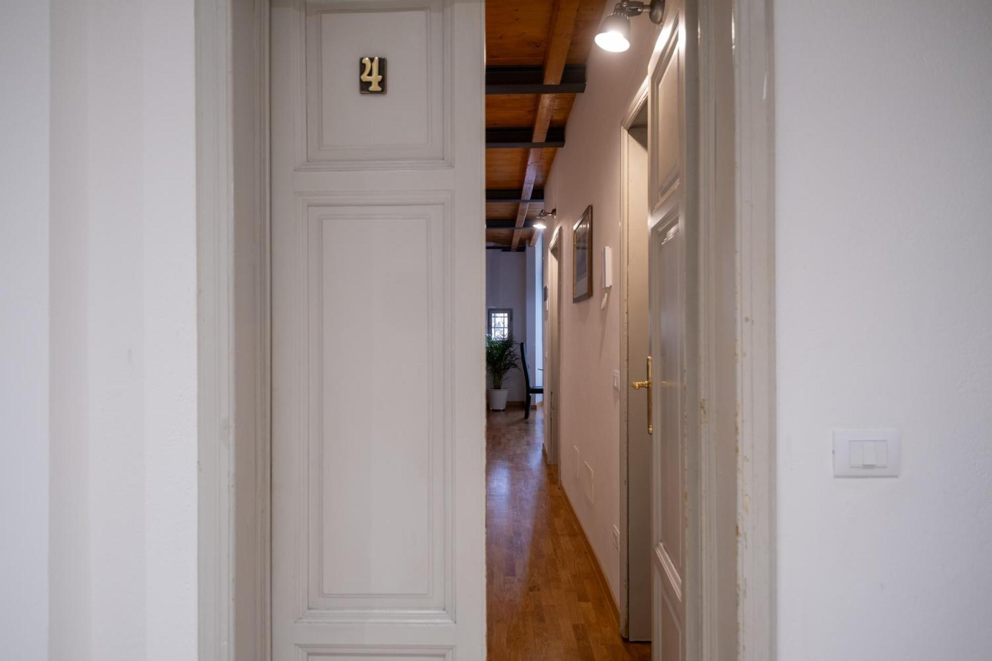 Lungarno Buozzi 7 Apartments بيزا المظهر الخارجي الصورة