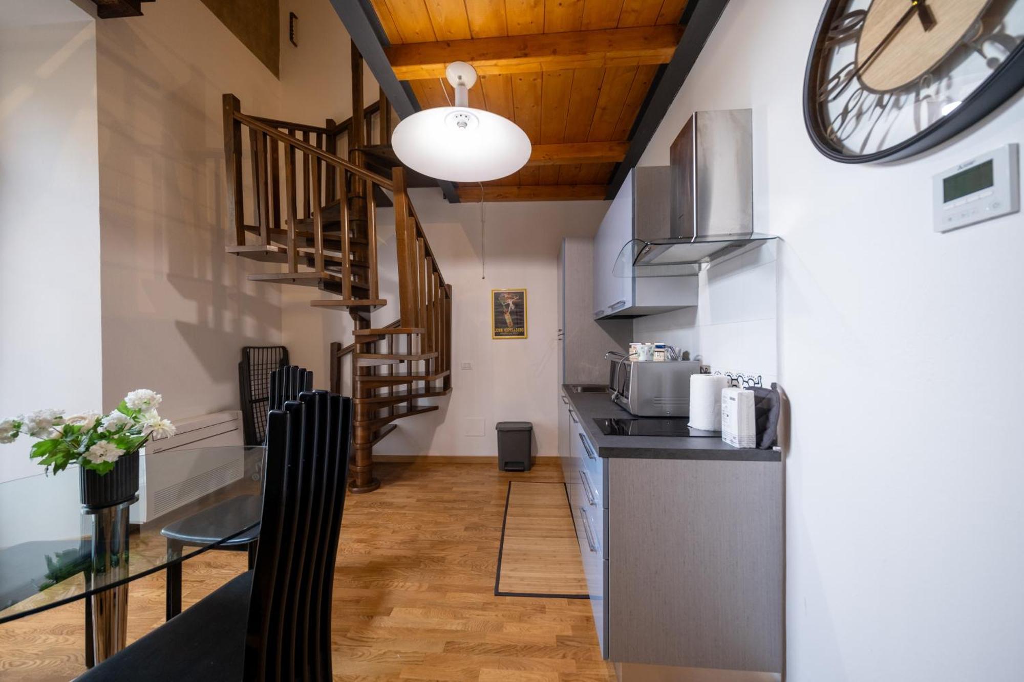Lungarno Buozzi 7 Apartments بيزا المظهر الخارجي الصورة
