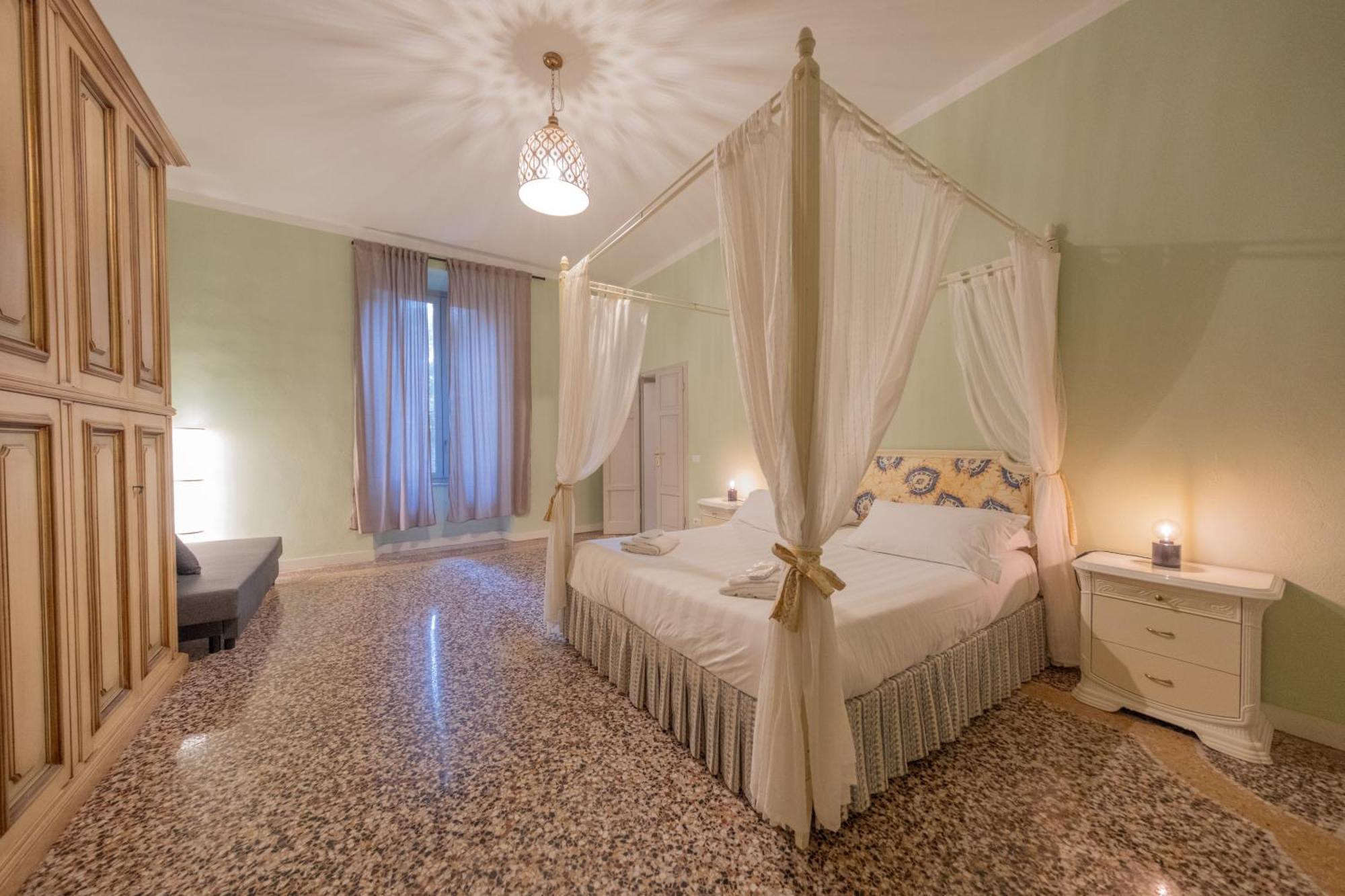 Lungarno Buozzi 7 Apartments بيزا المظهر الخارجي الصورة